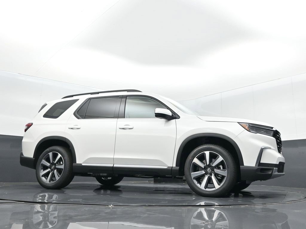 New 2025 Honda Pilot Touring image 29