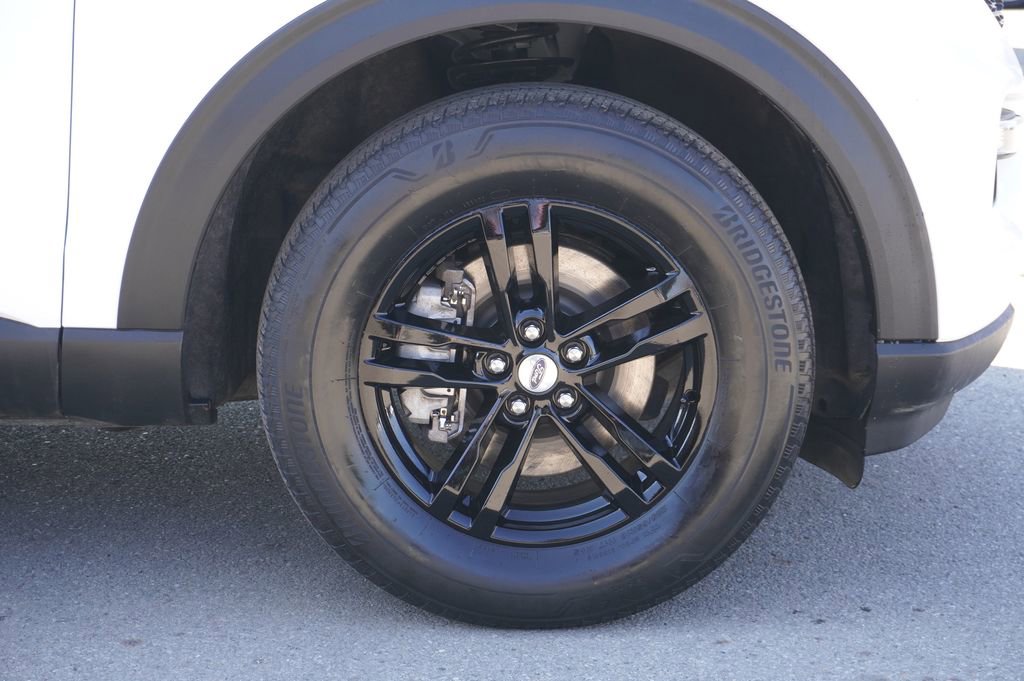 Used 2022 Ford Explorer XLT w/ Equipment Group 202A image 13