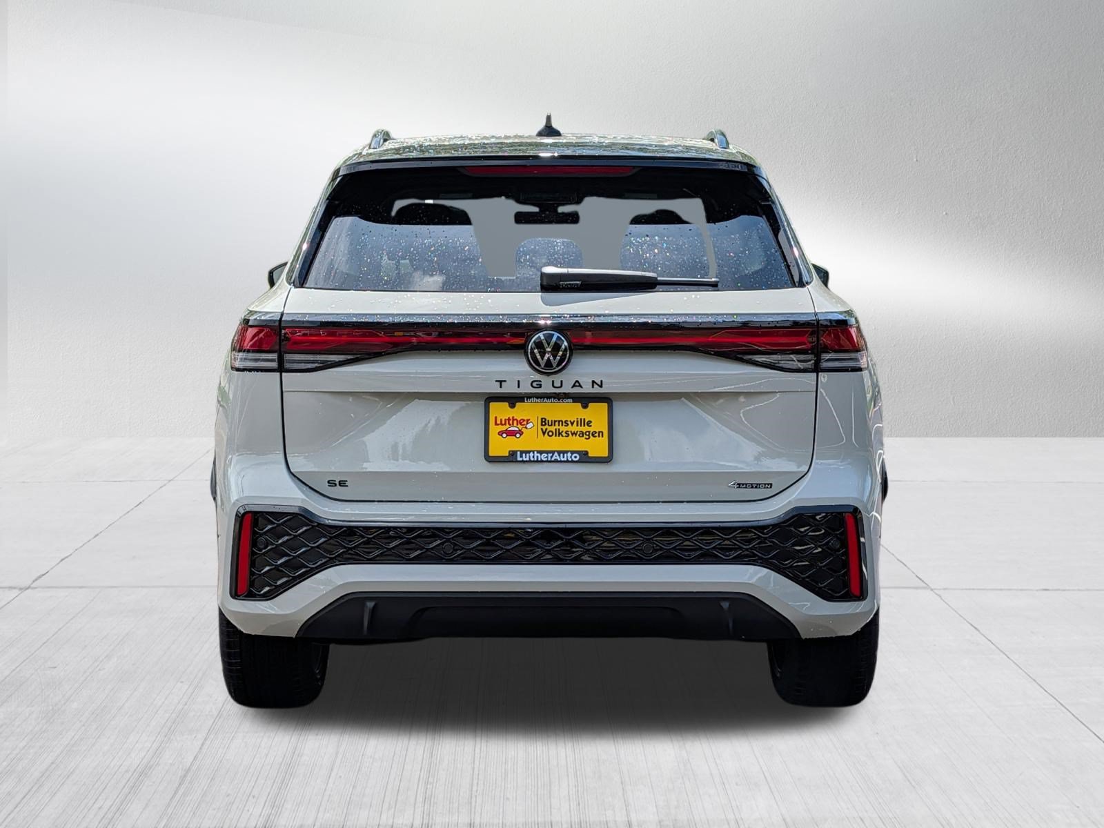 Certified 2026 Volkswagen Tiguan SE R-Line AWD/4WD image 6