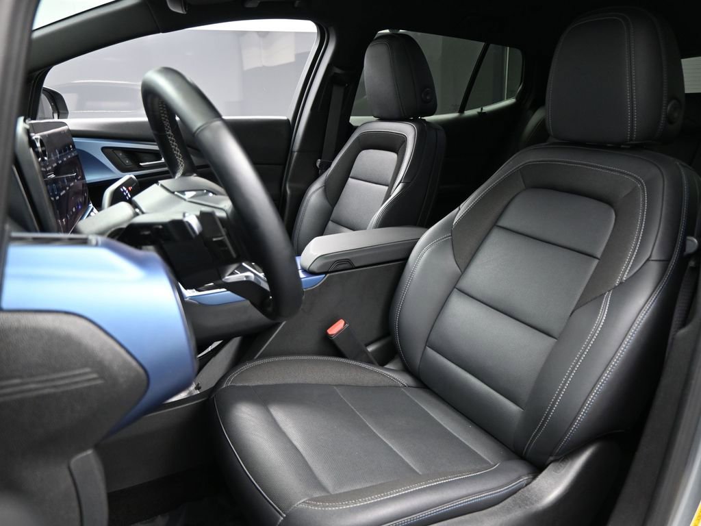 Used 2025 Chevrolet Equinox EV LT w/ Convenience Package image 17