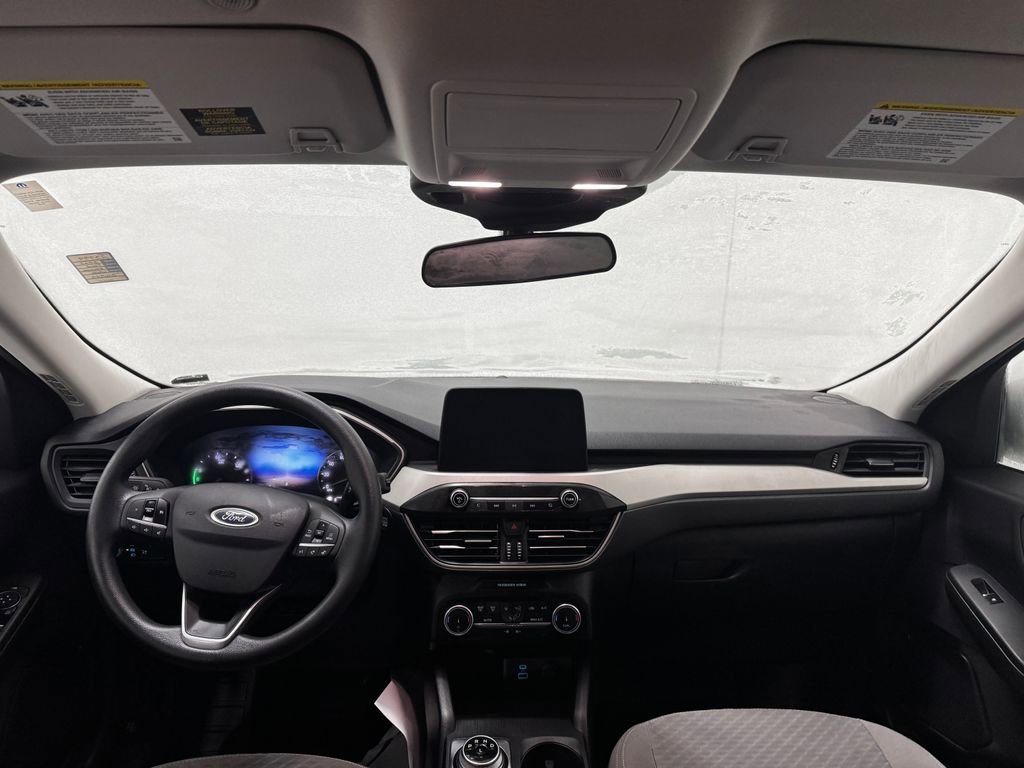 Used 2022 Ford Escape SE FWD image 2