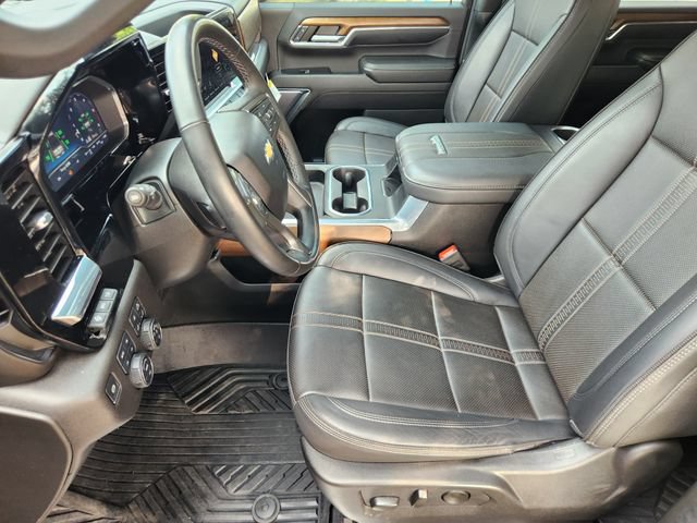 Used 2024 Chevrolet Silverado 2500 High Country w/ High Country Premium Package AWD/4WD image 13