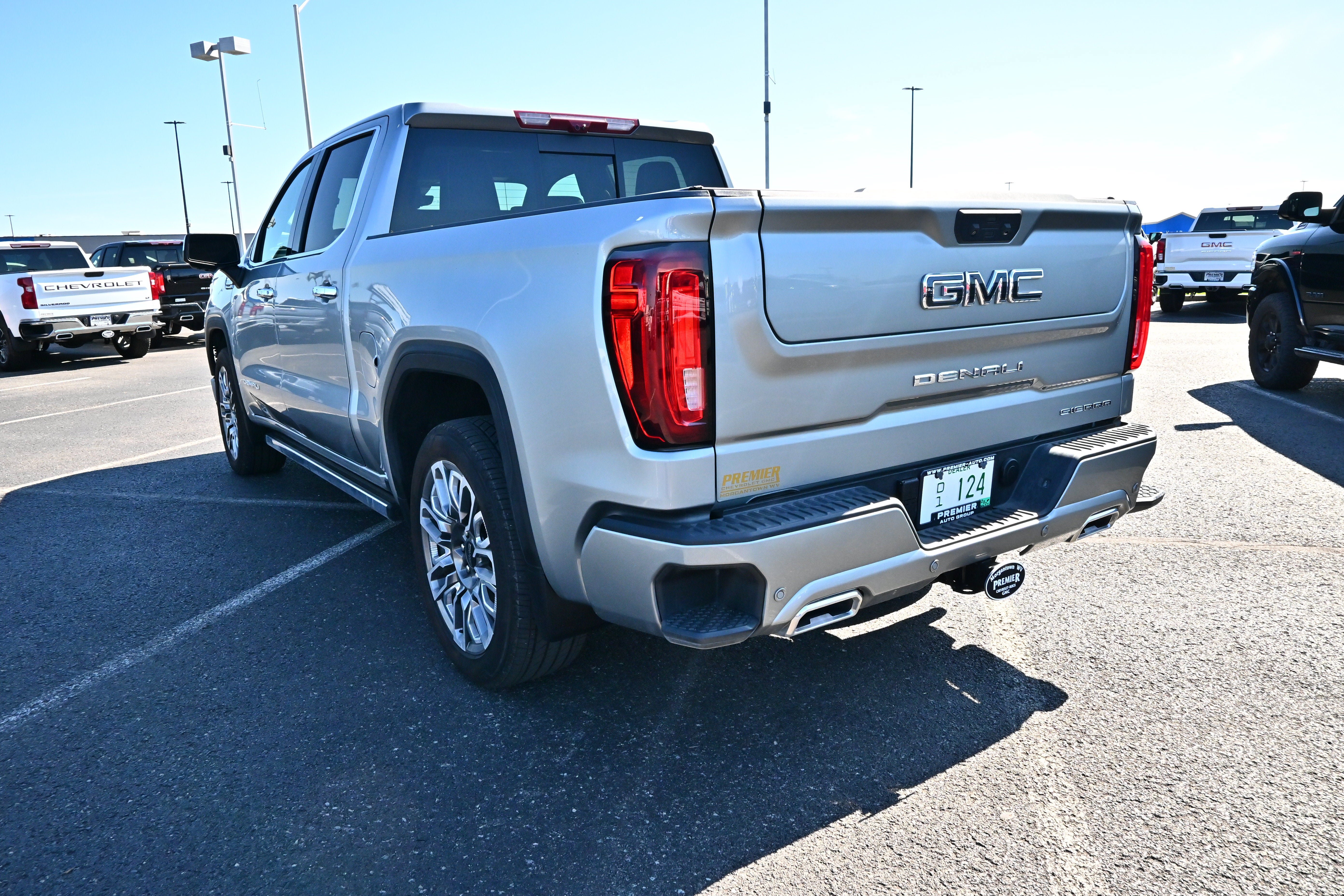 Used 2026 GMC Sierra 1500 Denali Ultimate AWD/4WD image 8