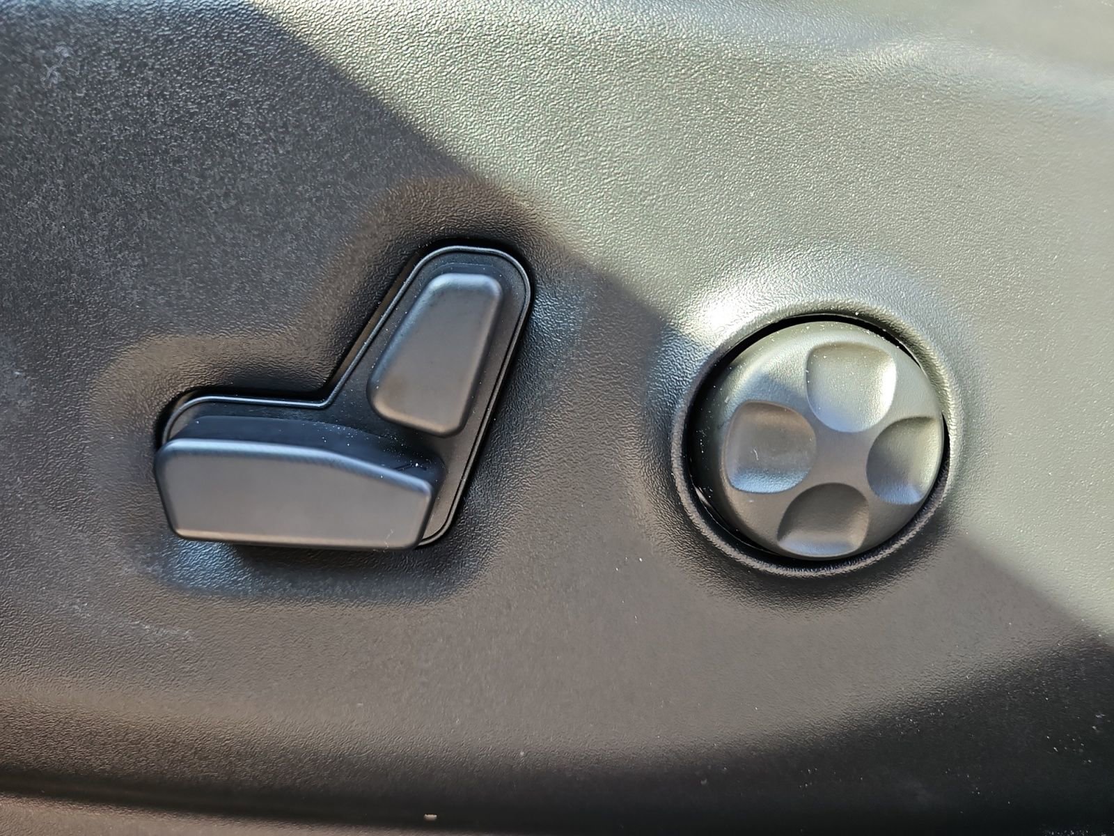 New 2026 Chrysler Pacifica Select w/ S Appearance Package image 21