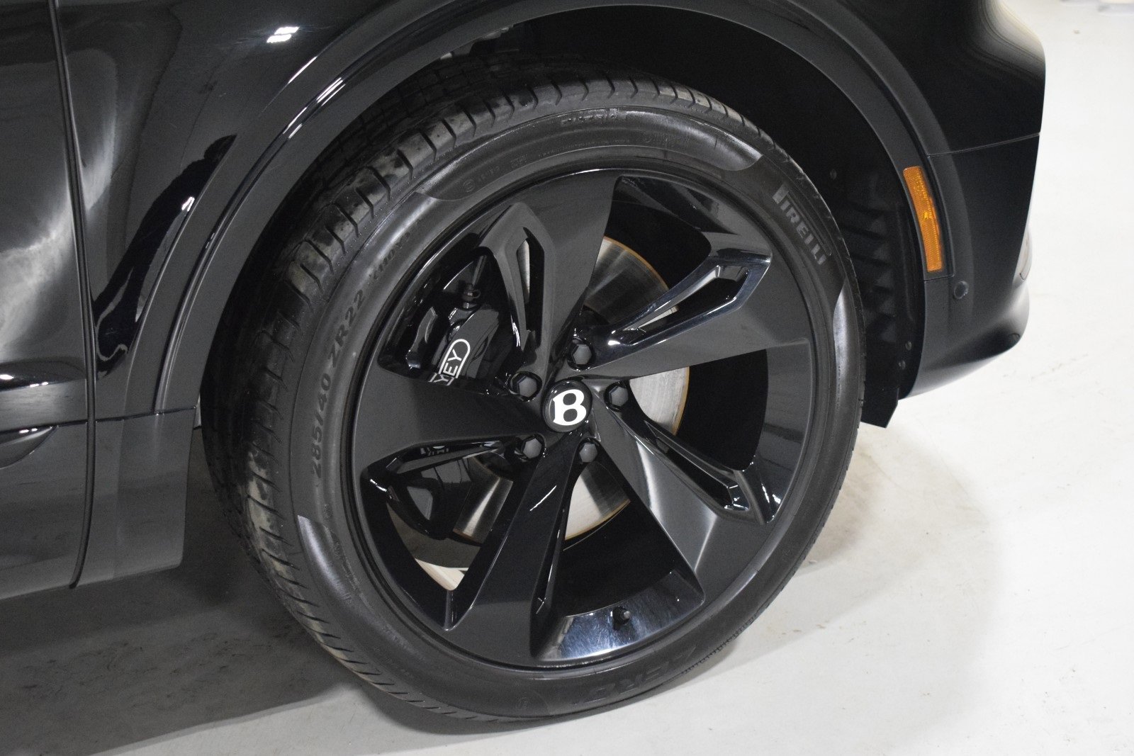 Used 2023 Bentley Bentayga image 7