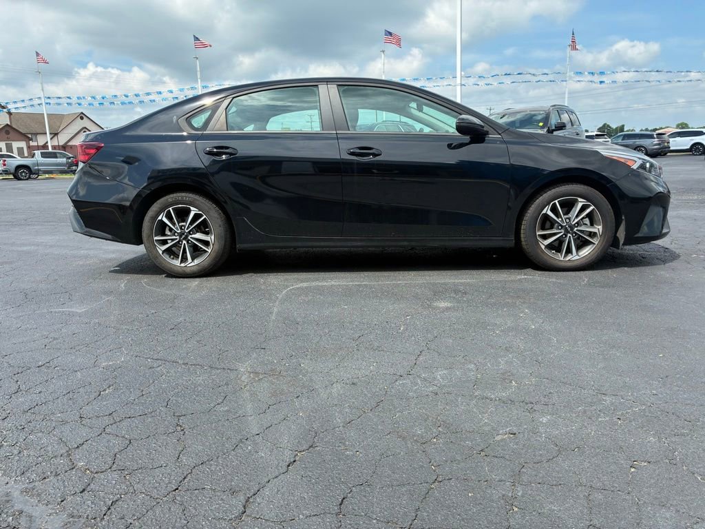 Used 2024 Kia Forte LXS w/ LXS Technology Package FWD image 9