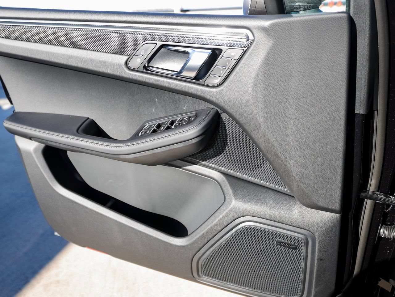 Certified 2026 Porsche Macan Turbo AWD/4WD image 23