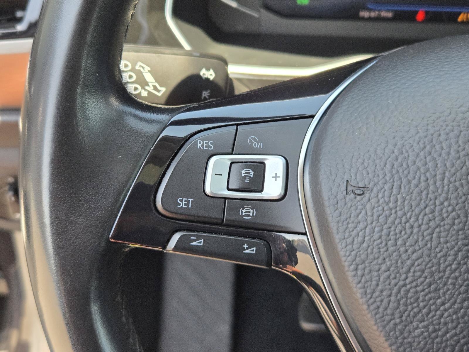 Used 2019 Volkswagen Jetta SEL Premium FWD image 18