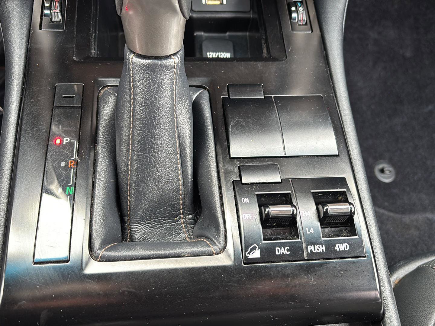 Used 2021 Lexus GX 460 Premium w/ Accessory Package image 32