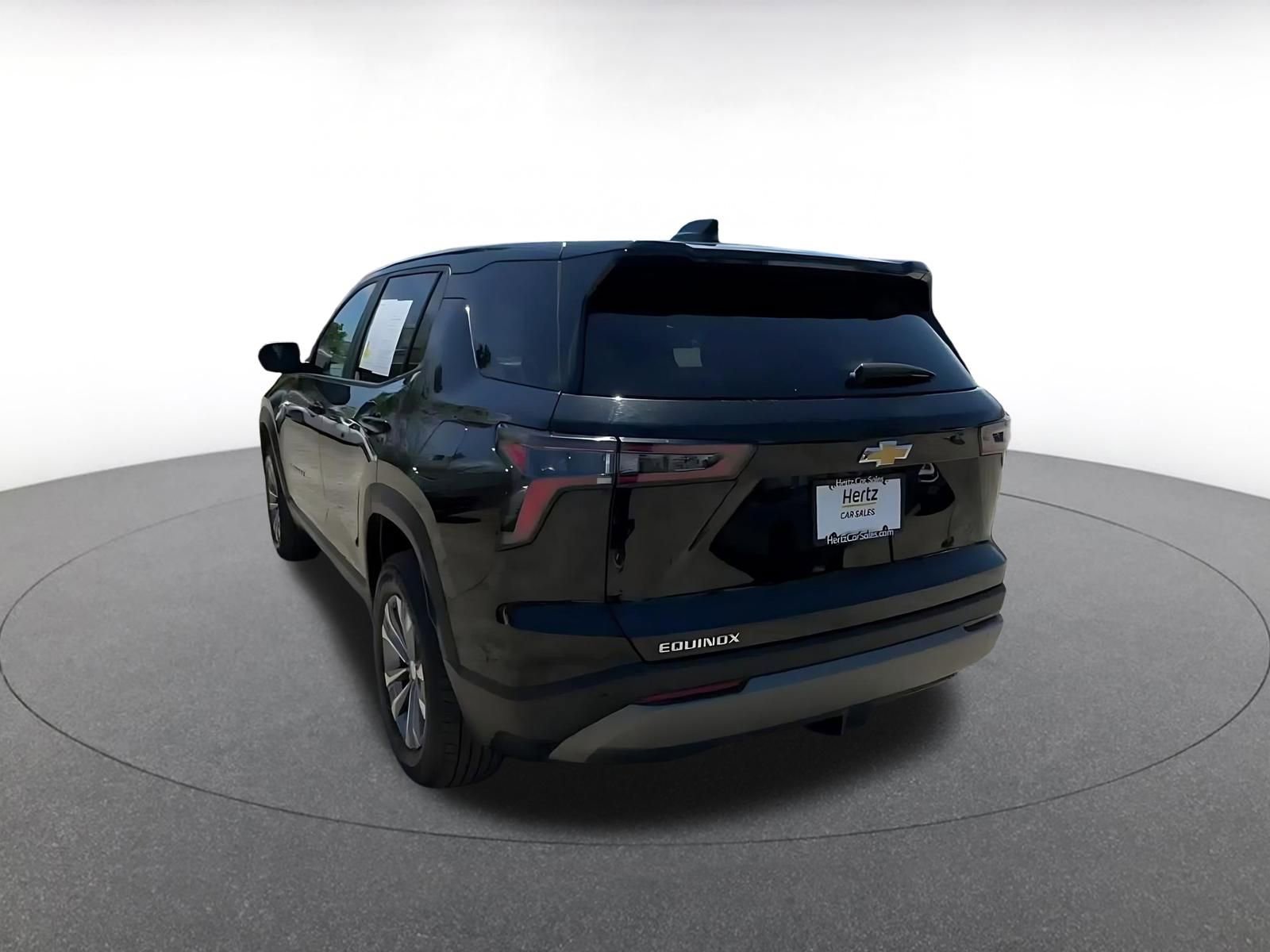 Used 2025 Chevrolet Equinox LT FWD image 11