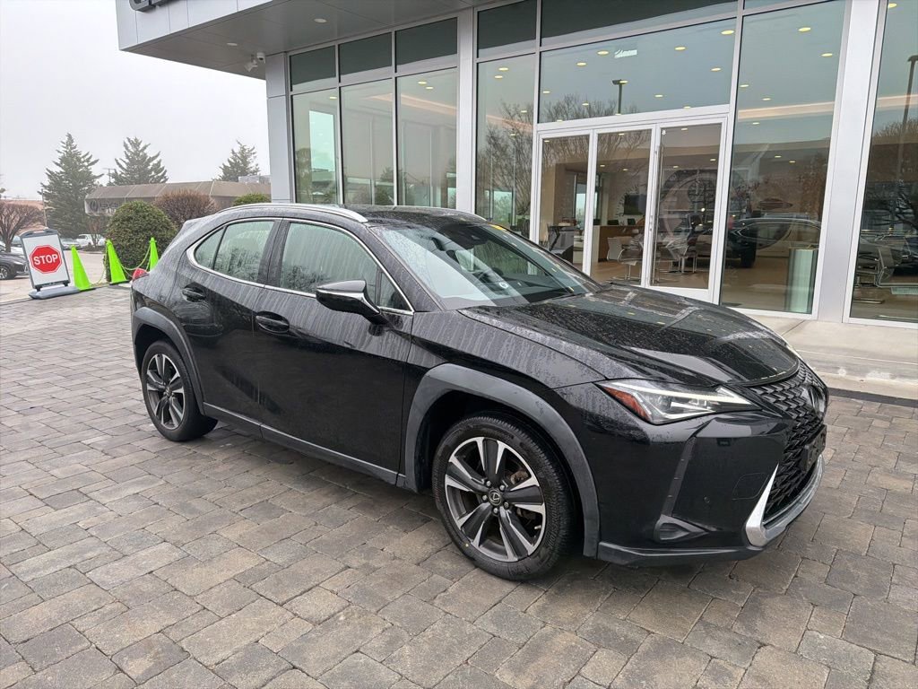 Used 2020 Lexus UX 200 w/ Premium Package image 5