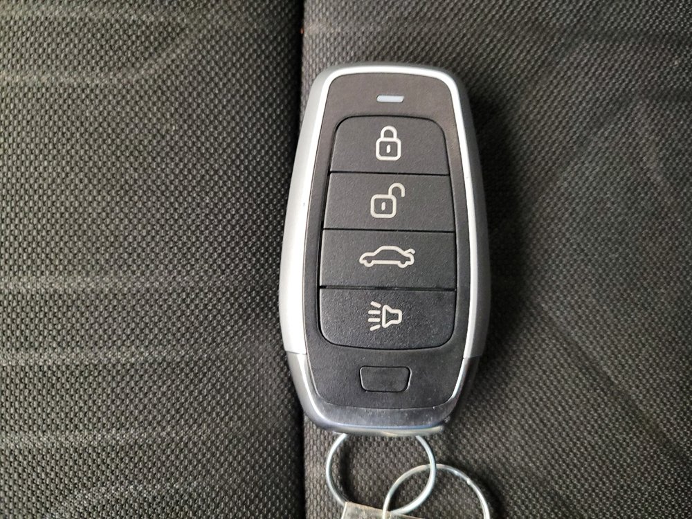 Used 2019 Chevrolet Trax LT w/ LT Convenience Package image 32