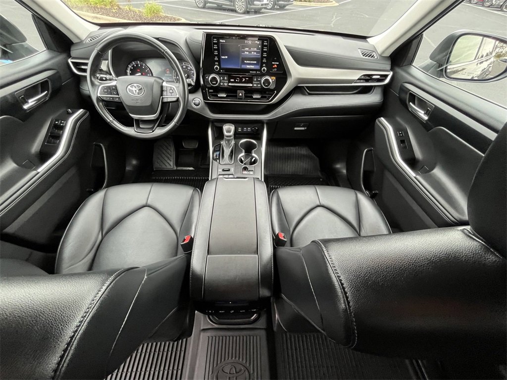 Used 2022 Toyota Highlander XLE image 21