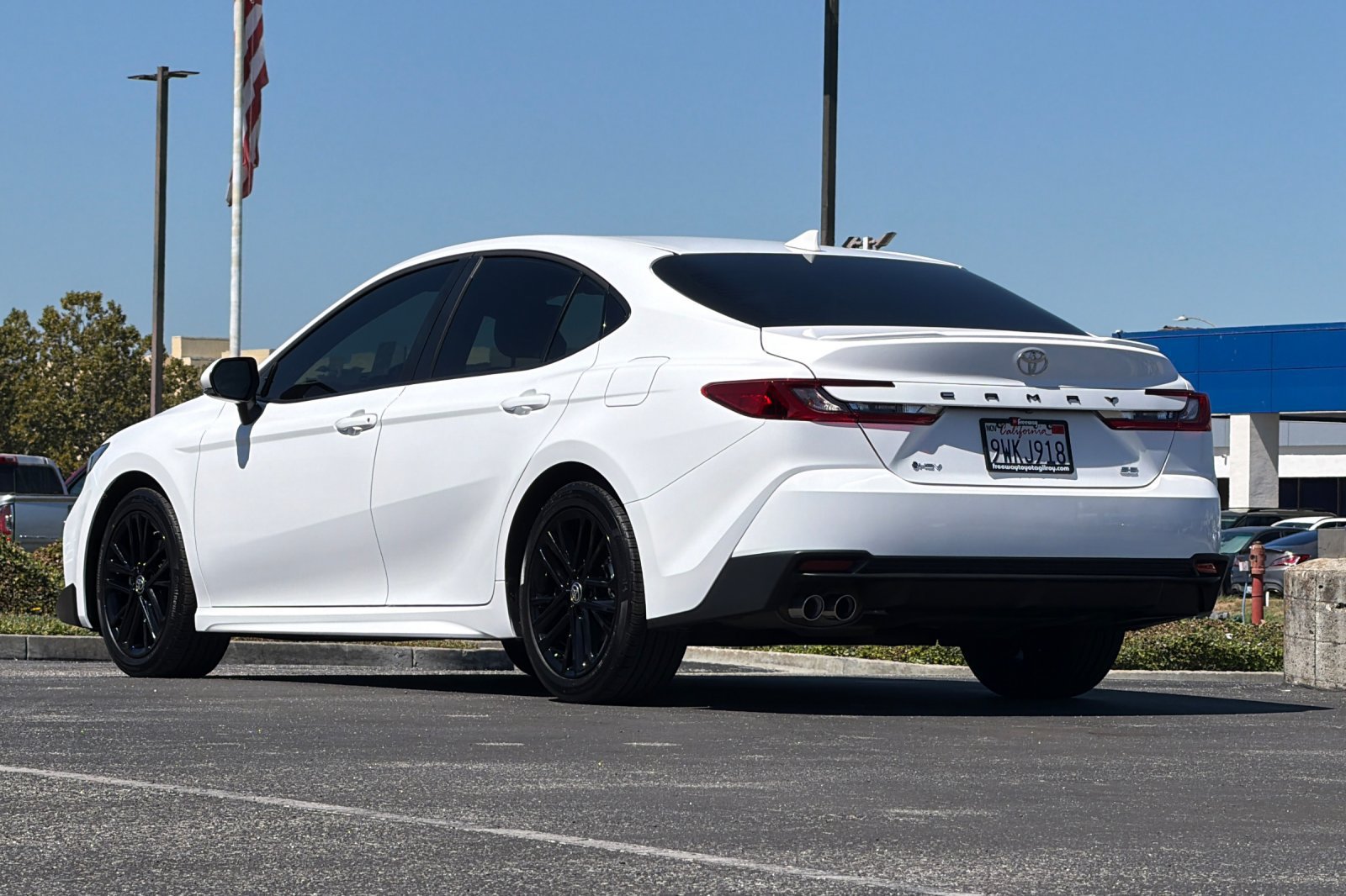 Used 2026 Toyota Camry SE w/ Convenience Package FWD image 6
