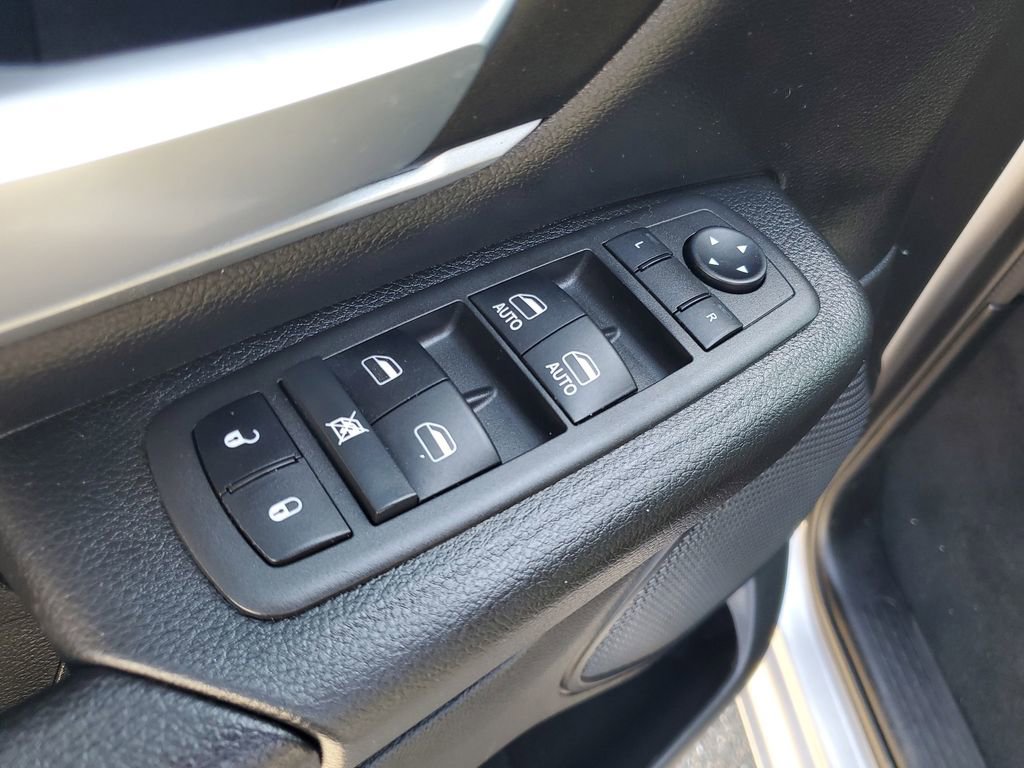 Used 2022 RAM 1500 Big Horn RWD image 9