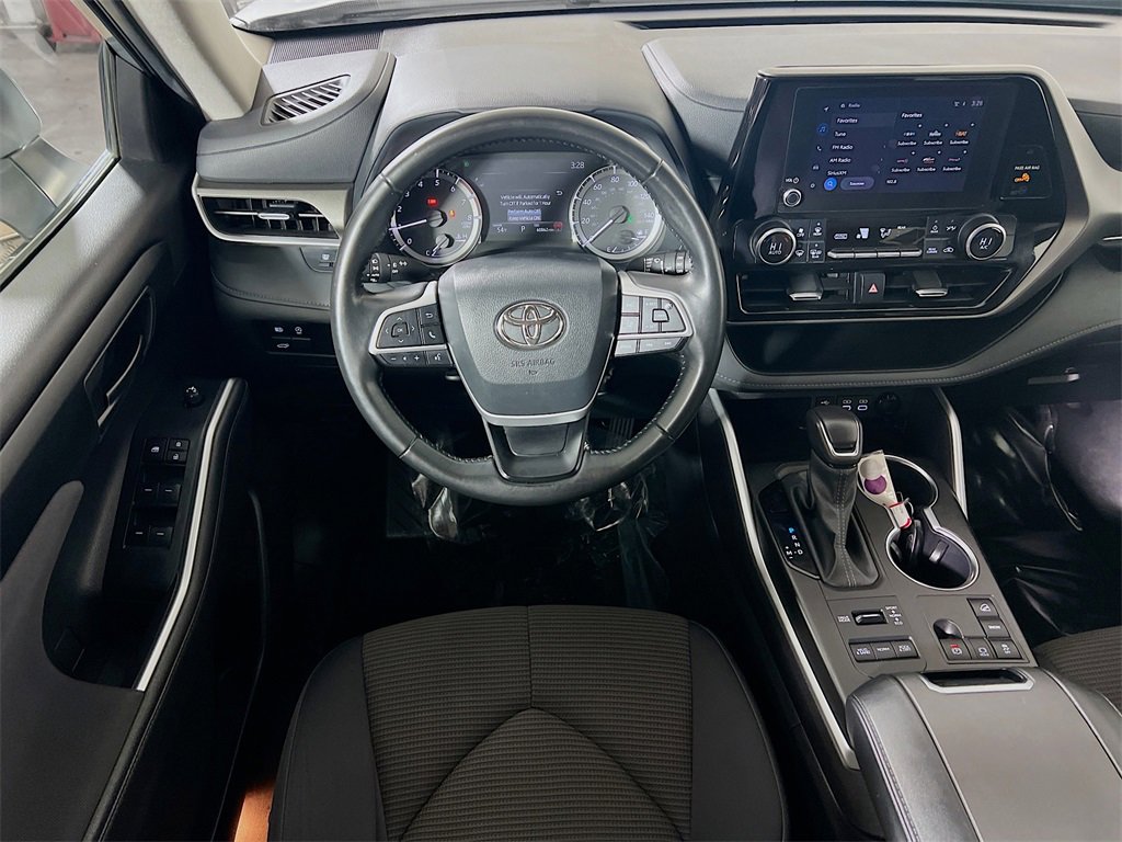 Certified 2024 Toyota Highlander LE image 20