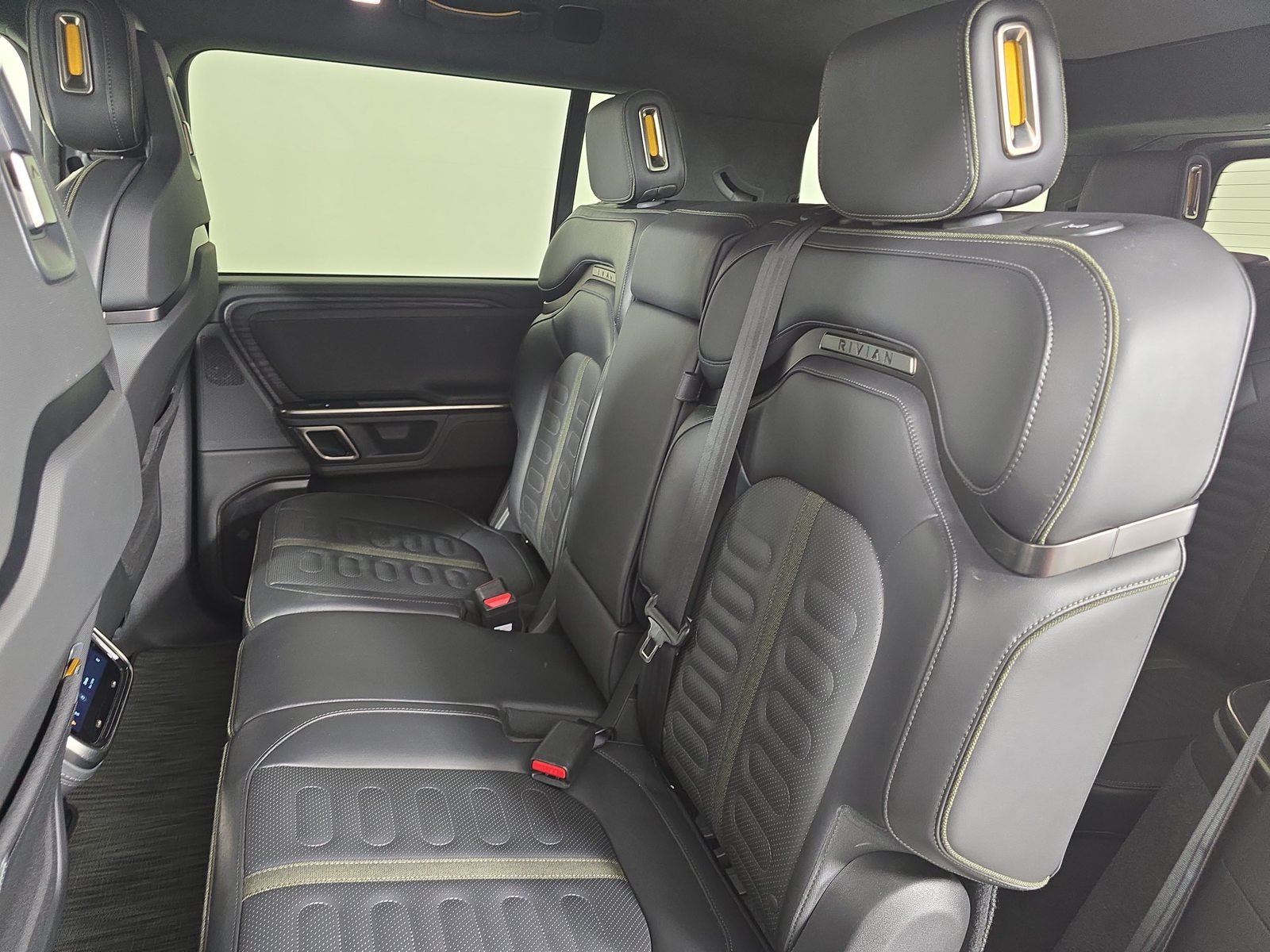 Used 2024 Rivian R1S Adventure Dual AWD/4WD image 21