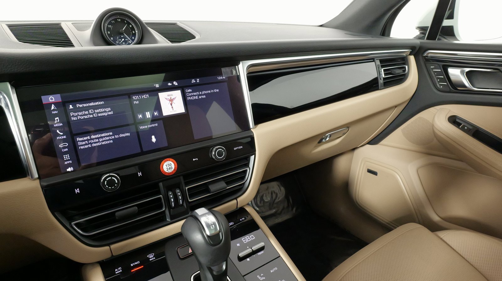 Used 2025 Porsche Macan image 55