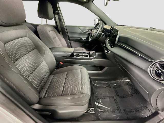 Used 2025 Chevrolet Equinox LT FWD image 28