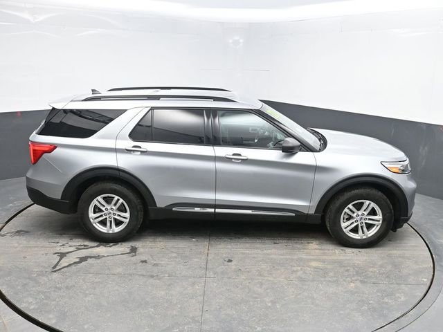 Used 2022 Ford Explorer XLT image 26