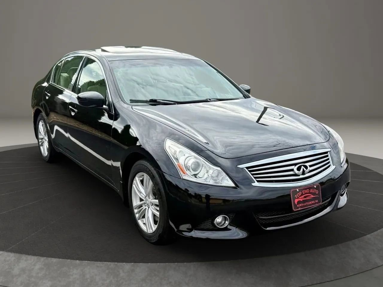 Used 2013 INFINITI G37 x Sedan w/ Premium Pkg image 3