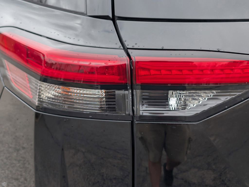 Used 2023 Nissan Pathfinder Platinum w/ Cargo Package image 13