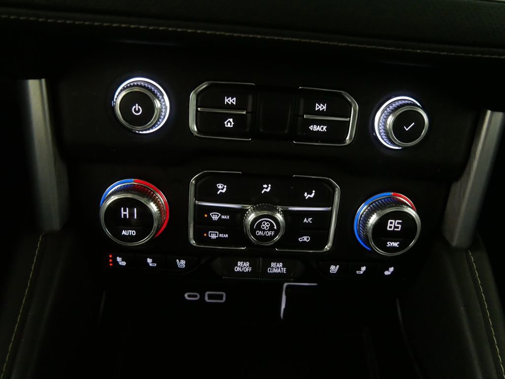 Used 2023 GMC Yukon SLT image 25
