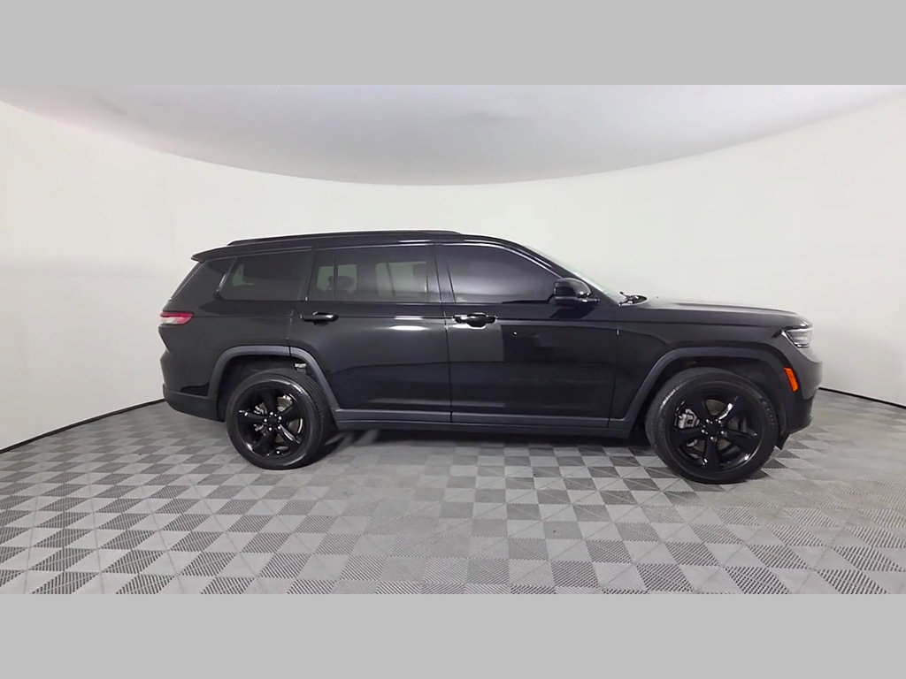 Used 2022 Jeep Grand Cherokee L Laredo RWD image 35