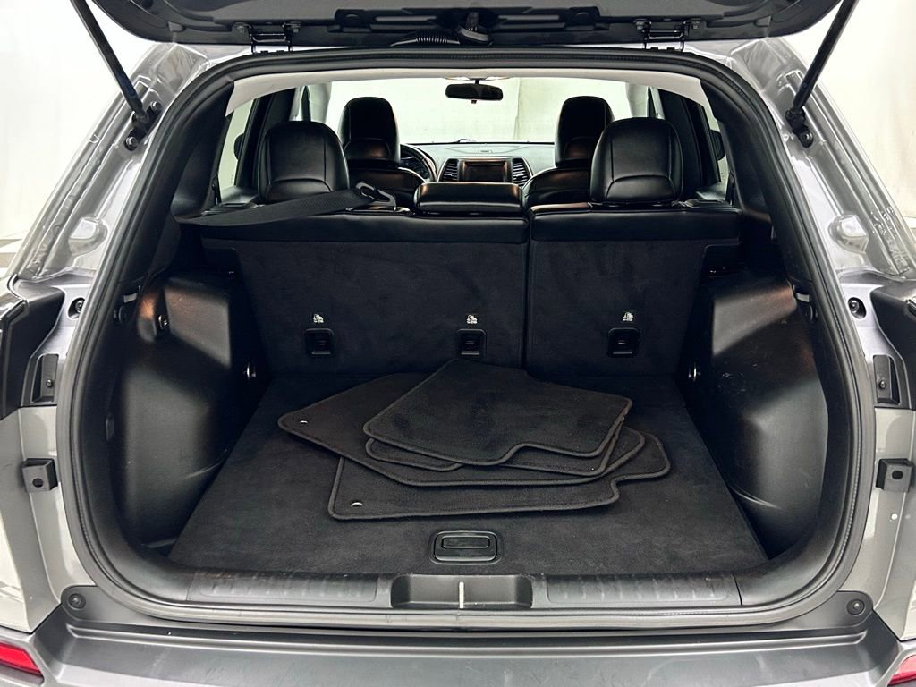 Certified 2019 Jeep Cherokee Latitude Plus AWD/4WD image 9