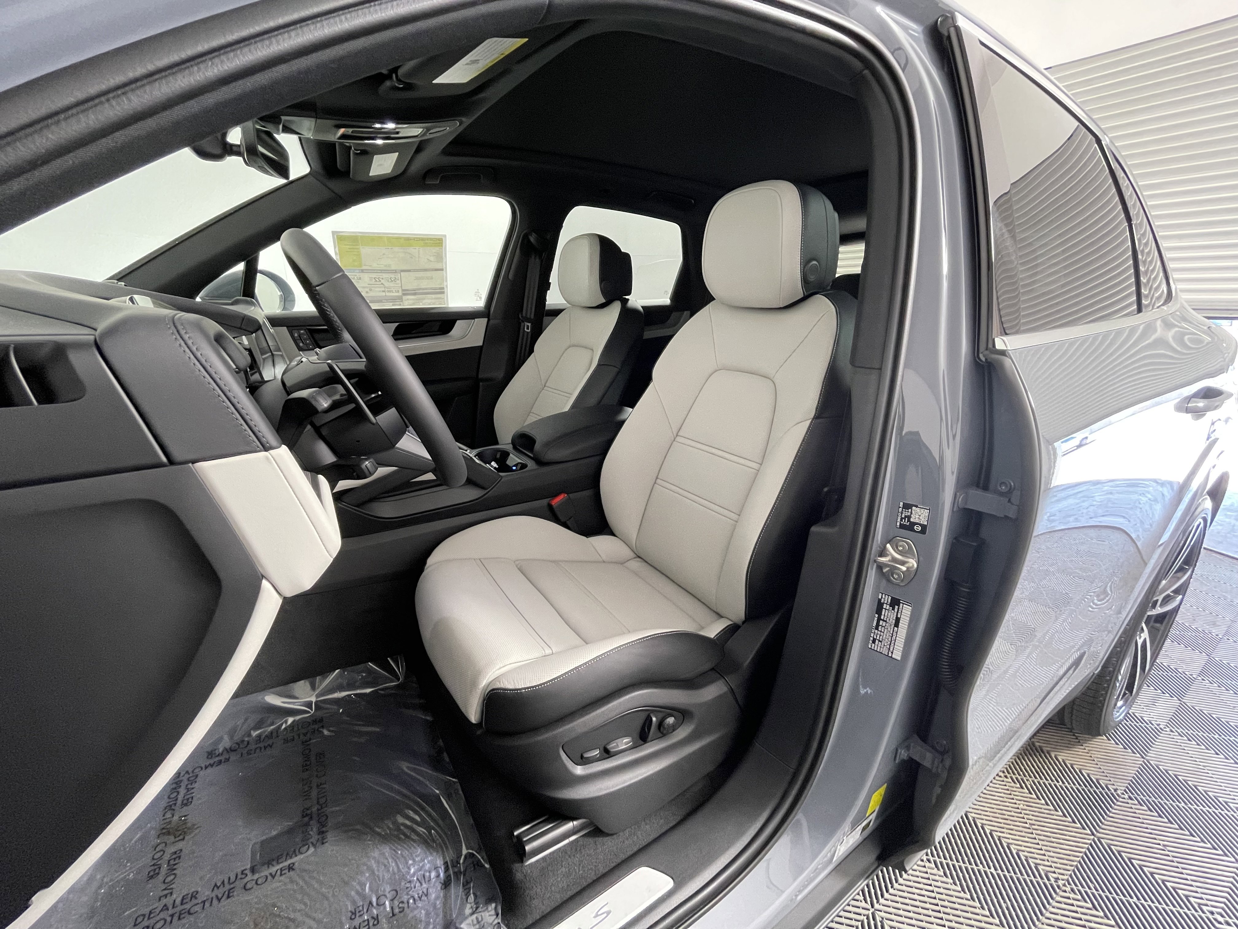 New 2026 Porsche Cayenne S image 5