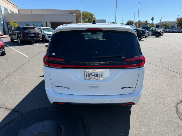 Used 2024 Chrysler Pacifica Limited FWD image 7