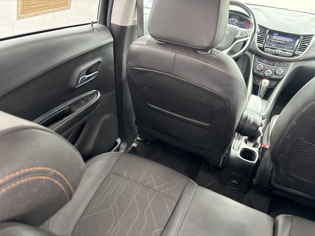 Used 2022 Chevrolet Trax LT w/ Driver Confidence Package AWD/4WD image 12