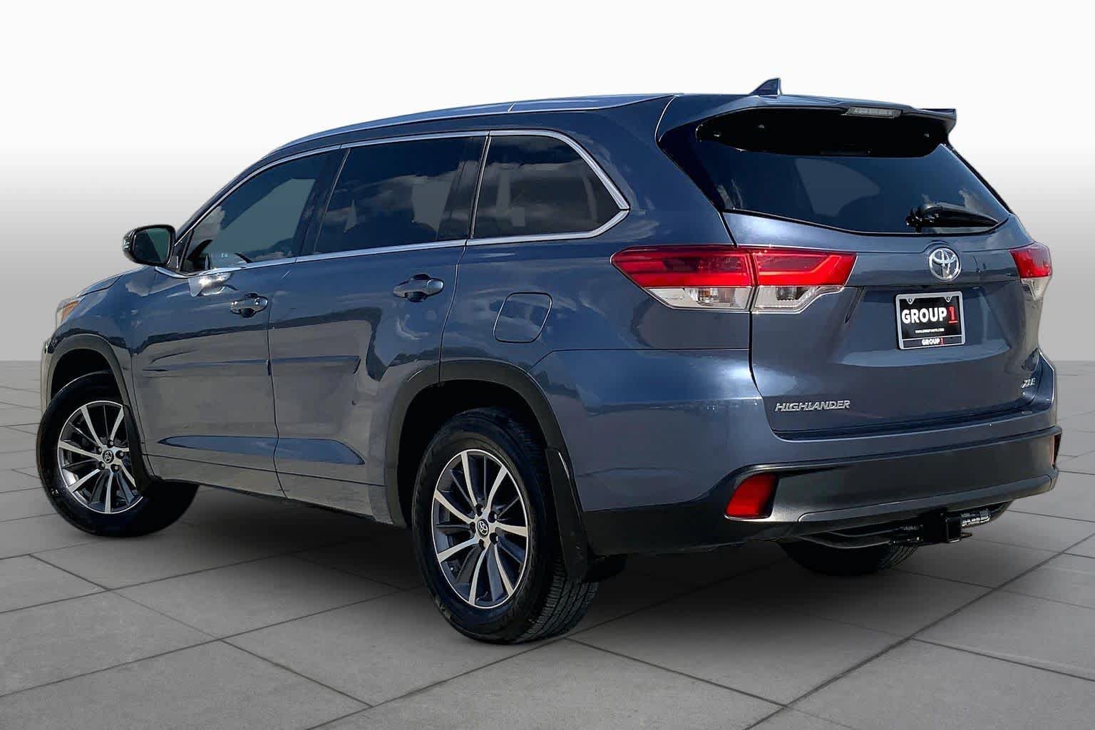 Used 2018 Toyota Highlander XLE FWD image 12