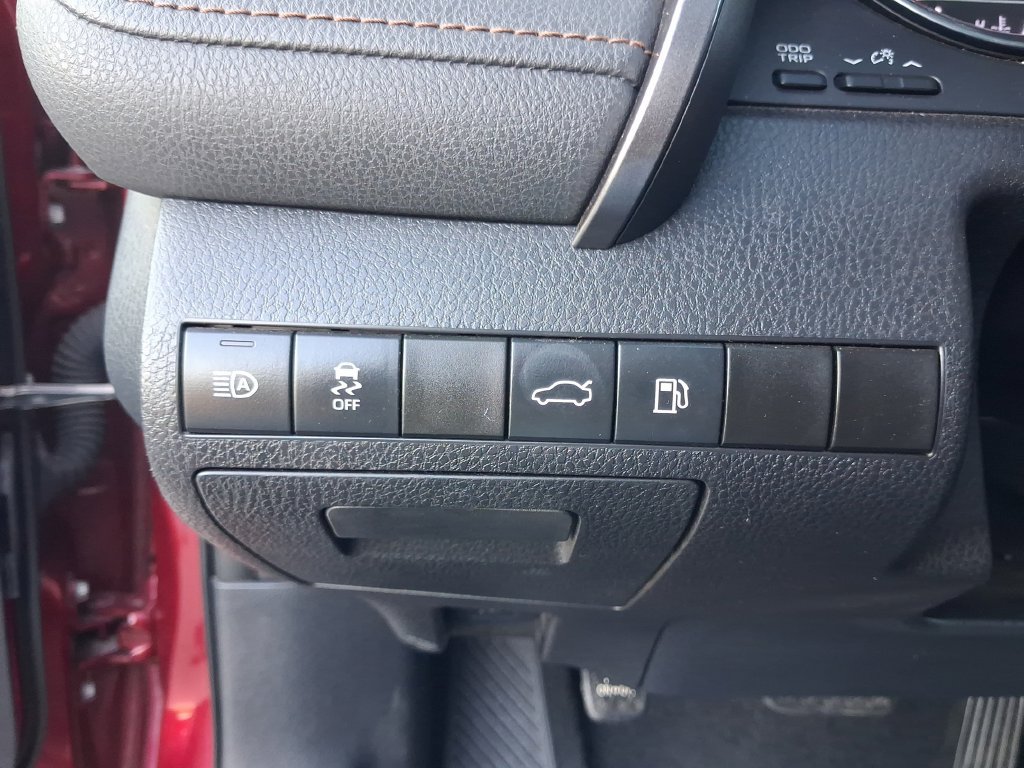 Used 2018 Toyota Camry LE FWD image 23