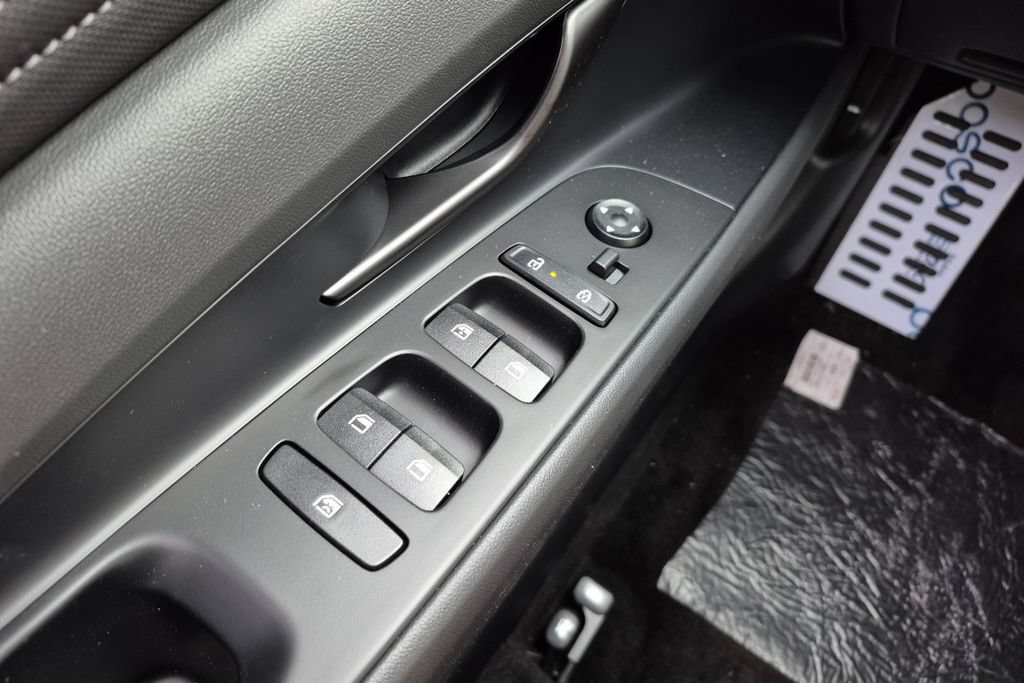 New 2026 Hyundai Elantra SEL Sport FWD image 31