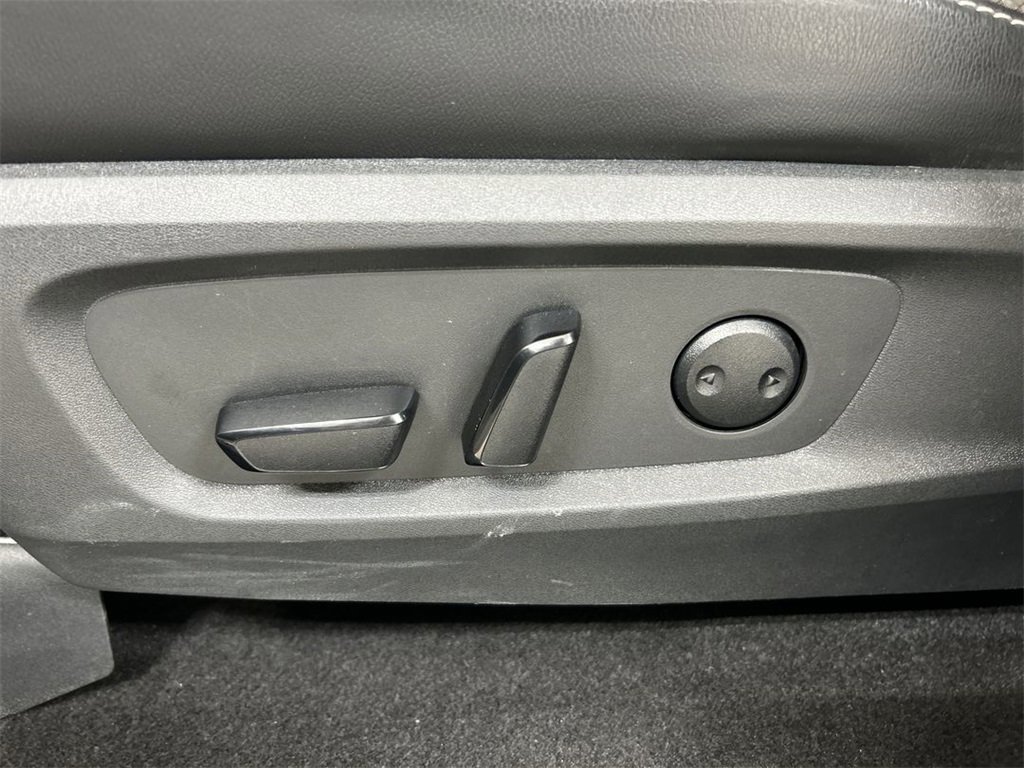 Used 2024 Nissan Pathfinder SL w/ SL Premium Package image 10