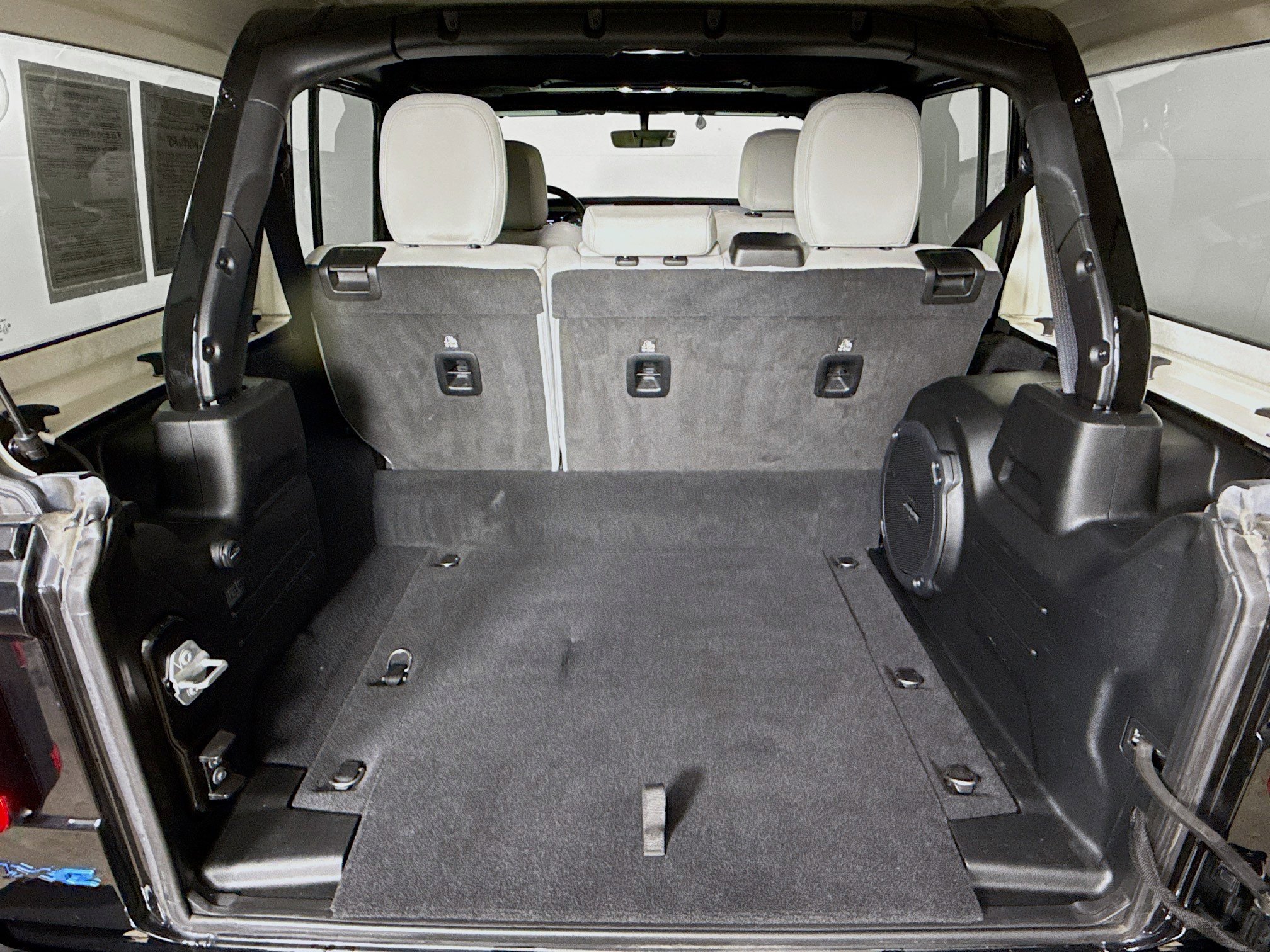 Used 2021 Jeep Wrangler Unlimited Sahara image 32