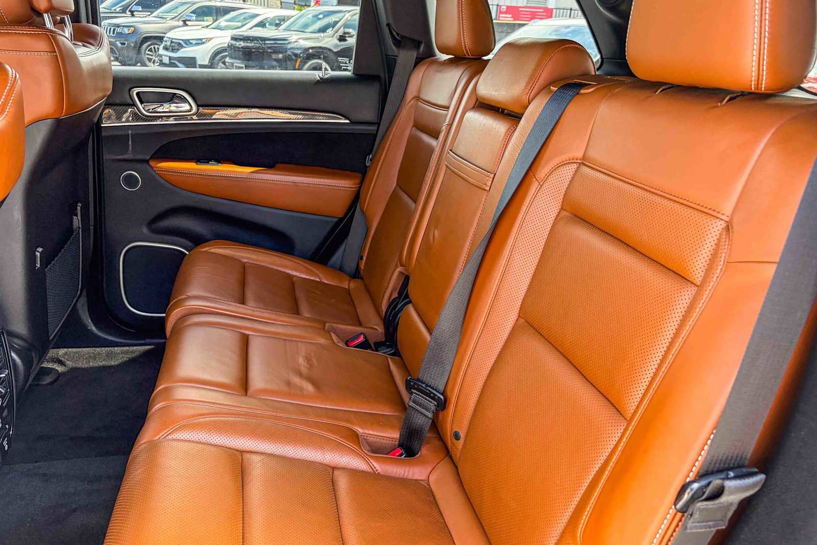 Used 2015 Jeep Grand Cherokee SRT AWD/4WD image 17