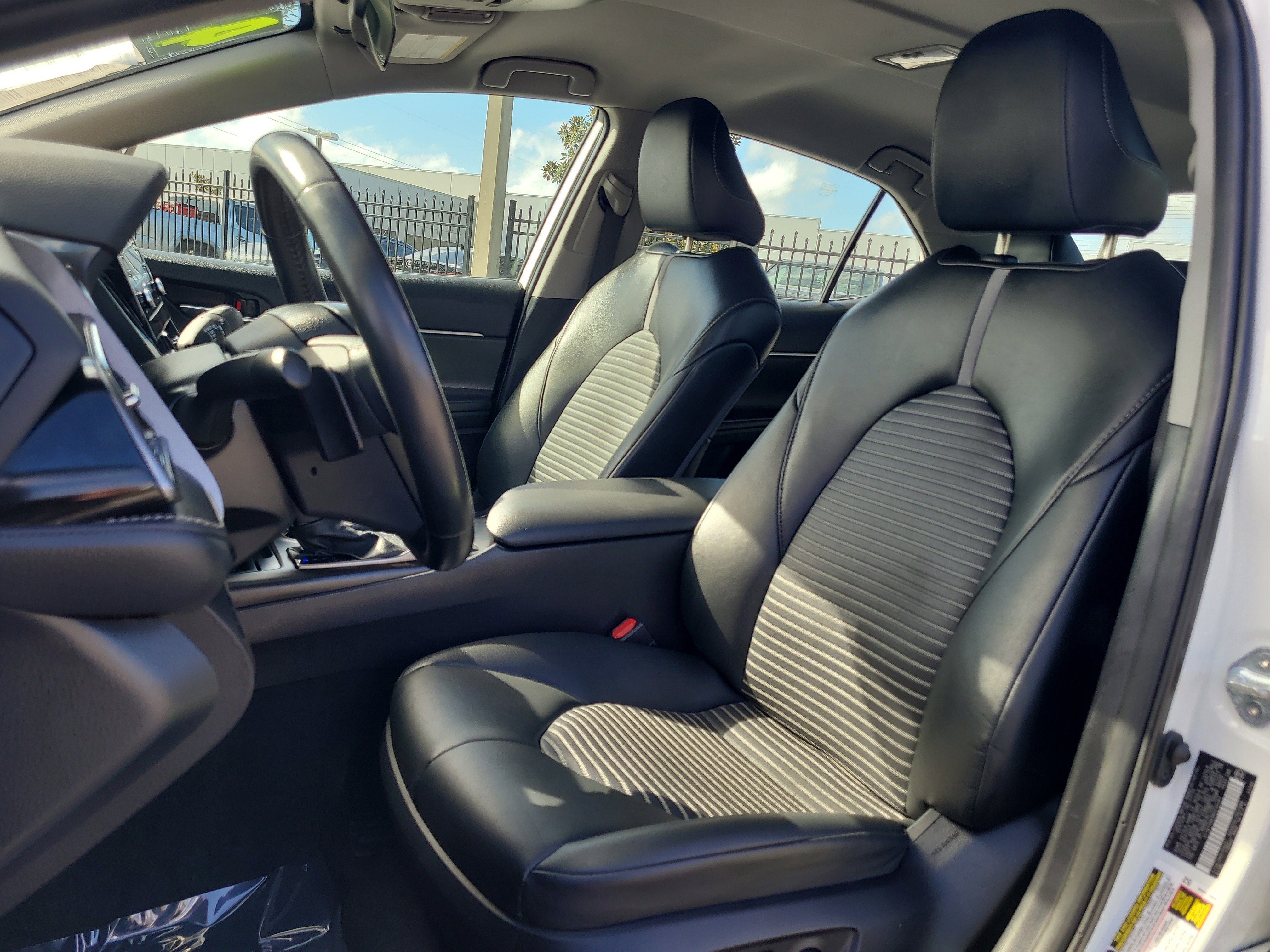 Used 2024 Toyota Camry SE image 19