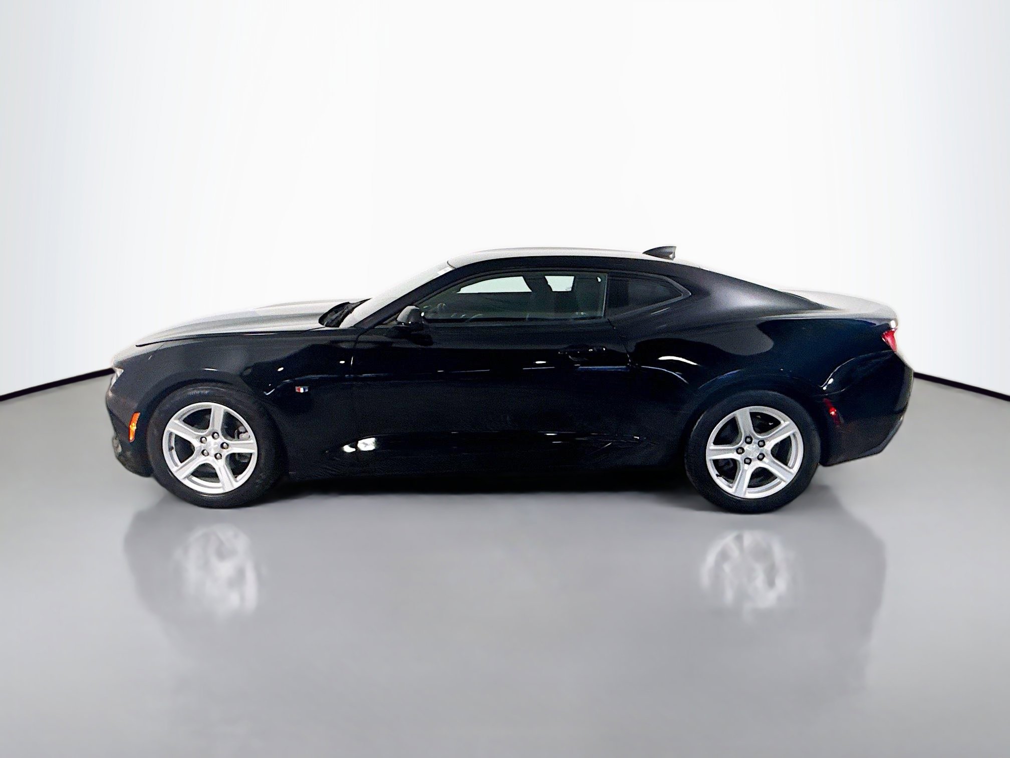 Used 2017 Chevrolet Camaro LT image 6