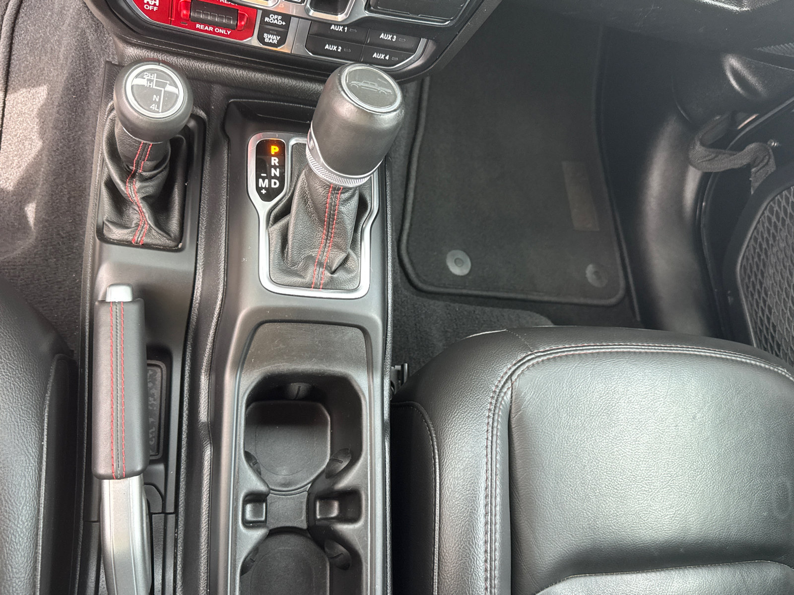 Used 2020 Jeep Gladiator Rubicon AWD/4WD image 15