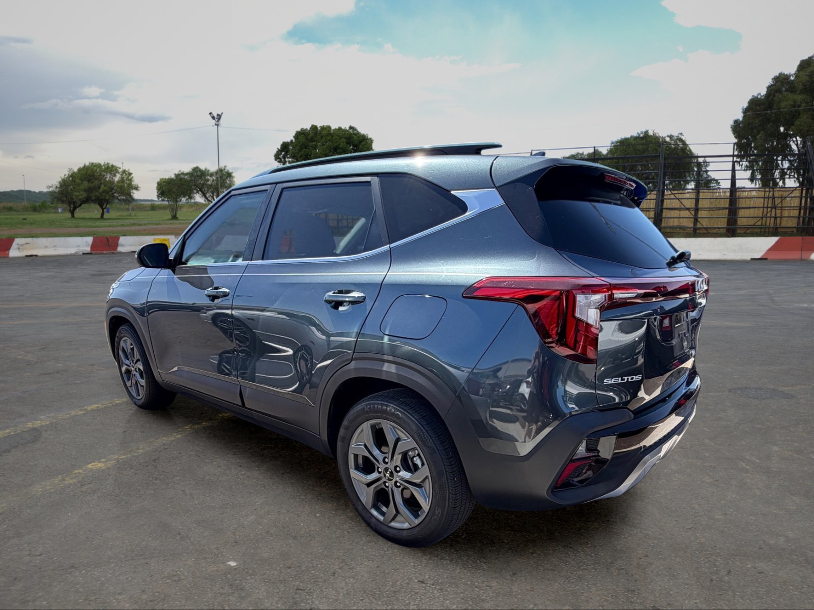 Certified 2024 Kia Seltos S FWD image 4