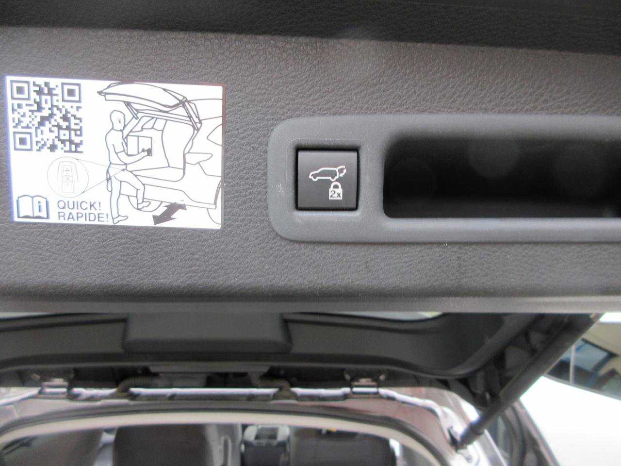 Used 2024 Toyota Sienna Limited AWD image 38