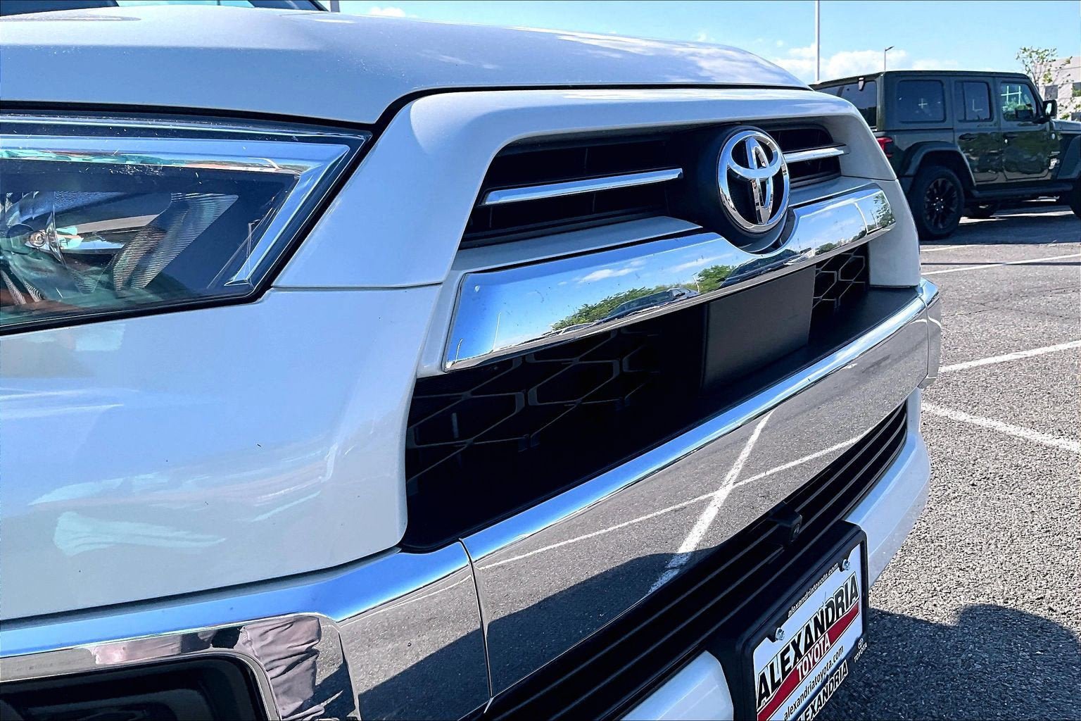 Used 2023 Toyota 4Runner Limited AWD/4WD image 30
