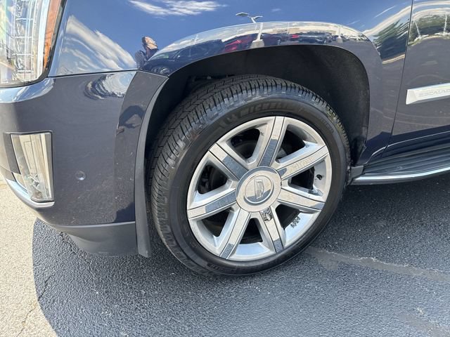 Used 2019 Cadillac Escalade Luxury AWD/4WD image 8