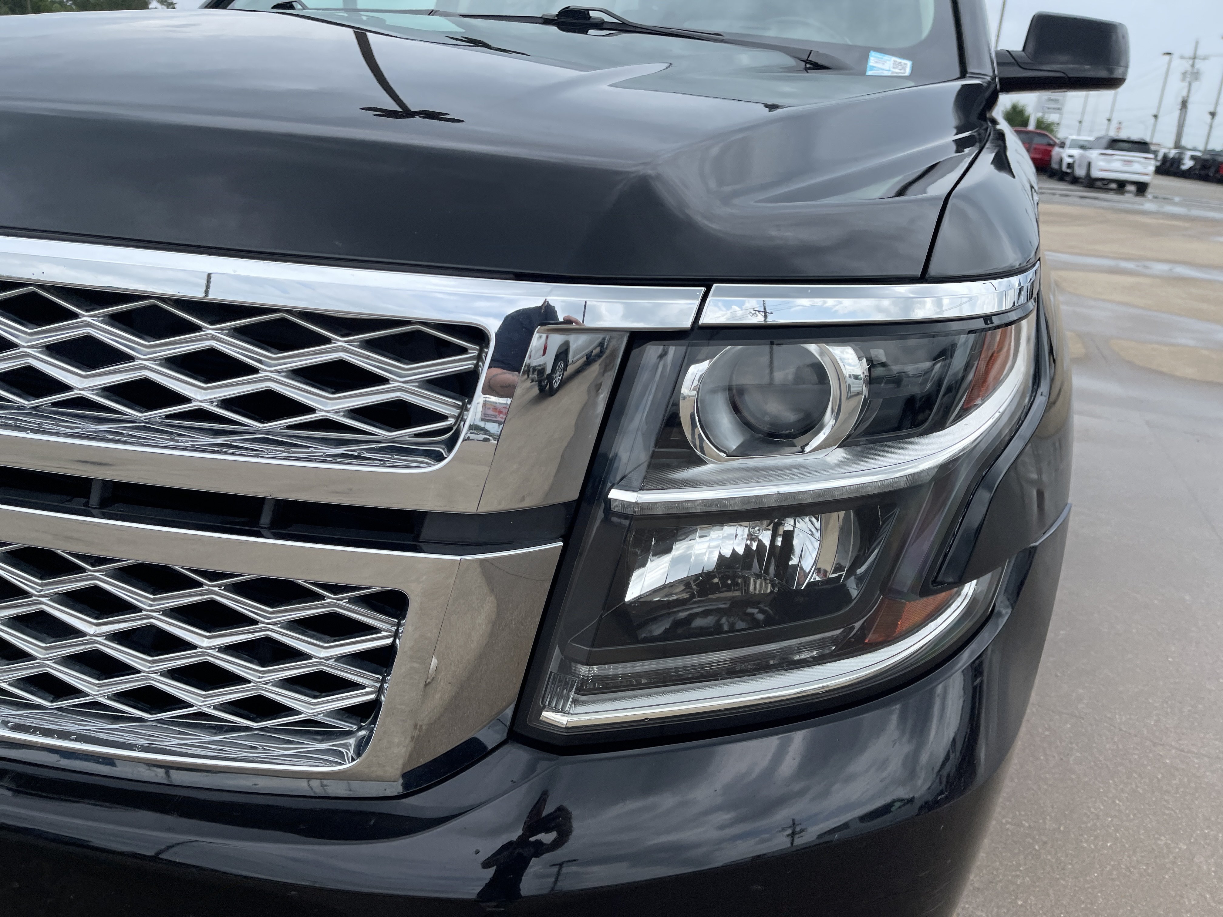 Used 2019 Chevrolet Suburban LT w/ LT Signature Package RWD image 10