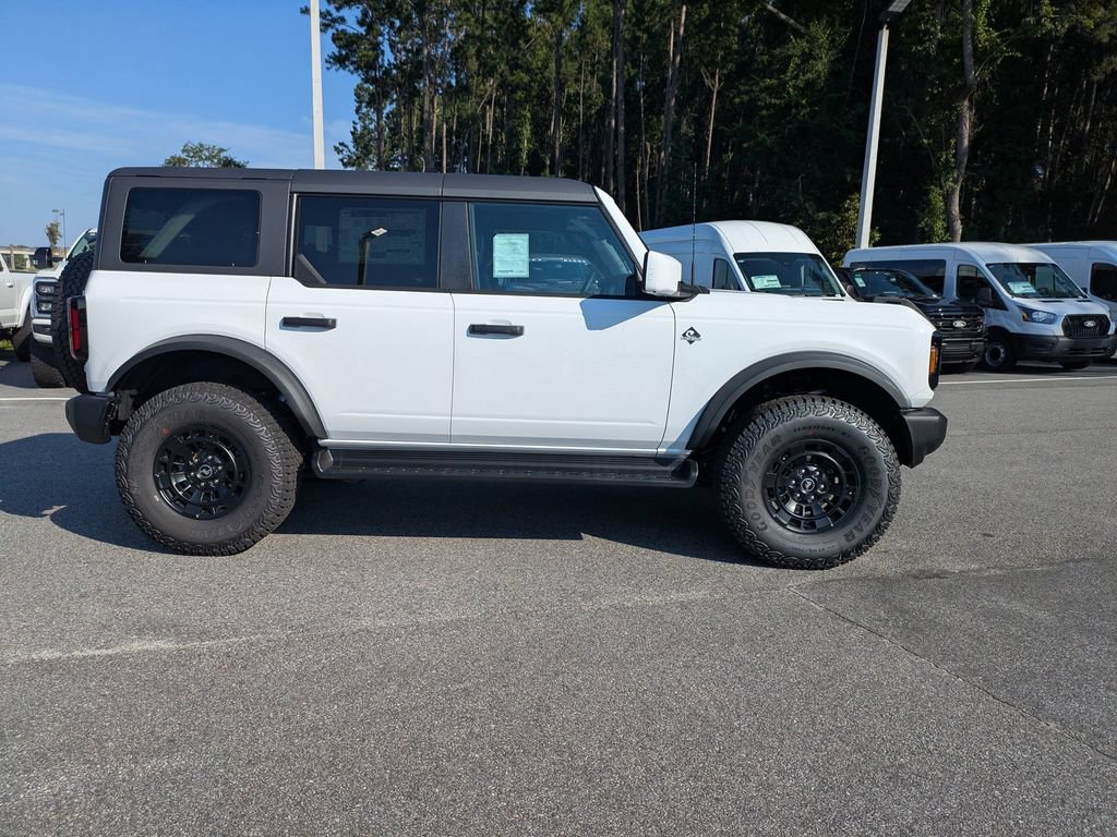New 2026 Ford Bronco Outer Banks w/ Sasquatch Package AWD/4WD image 3
