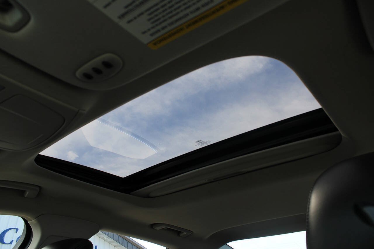Used 2013 Lincoln MKZ FWD image 15