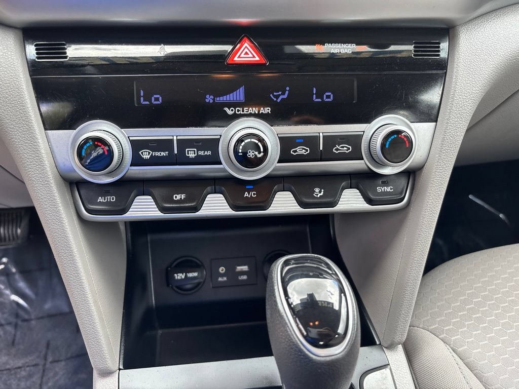 Used 2020 Hyundai Elantra SE FWD image 31