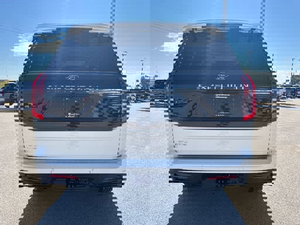 New 2025 Ford Expedition Active image 4